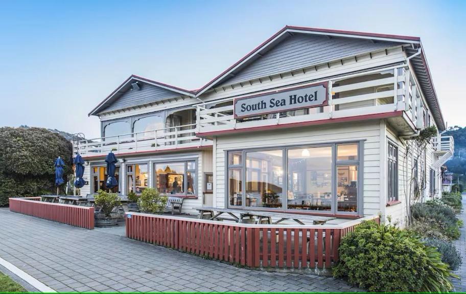 South Sea Hotel - Stewart Island Half-moon Bay Dış mekan fotoğraf